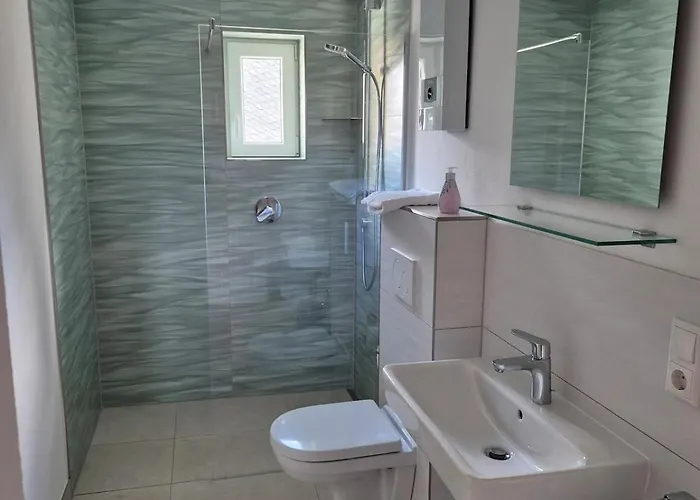 Theisen Apartman *